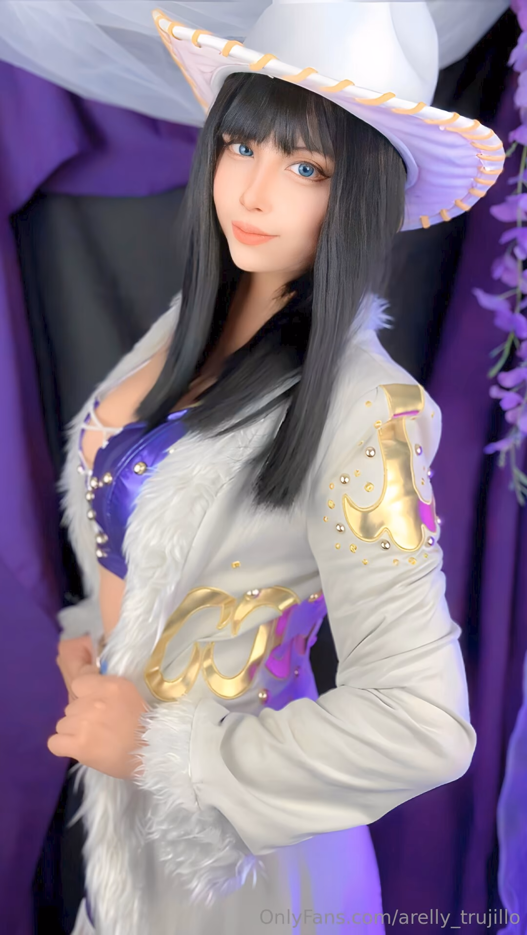 Arelly Trujillo - Nico Robin - One Piece - Cosplay Gallery 1 - 20 Images — gallery preview